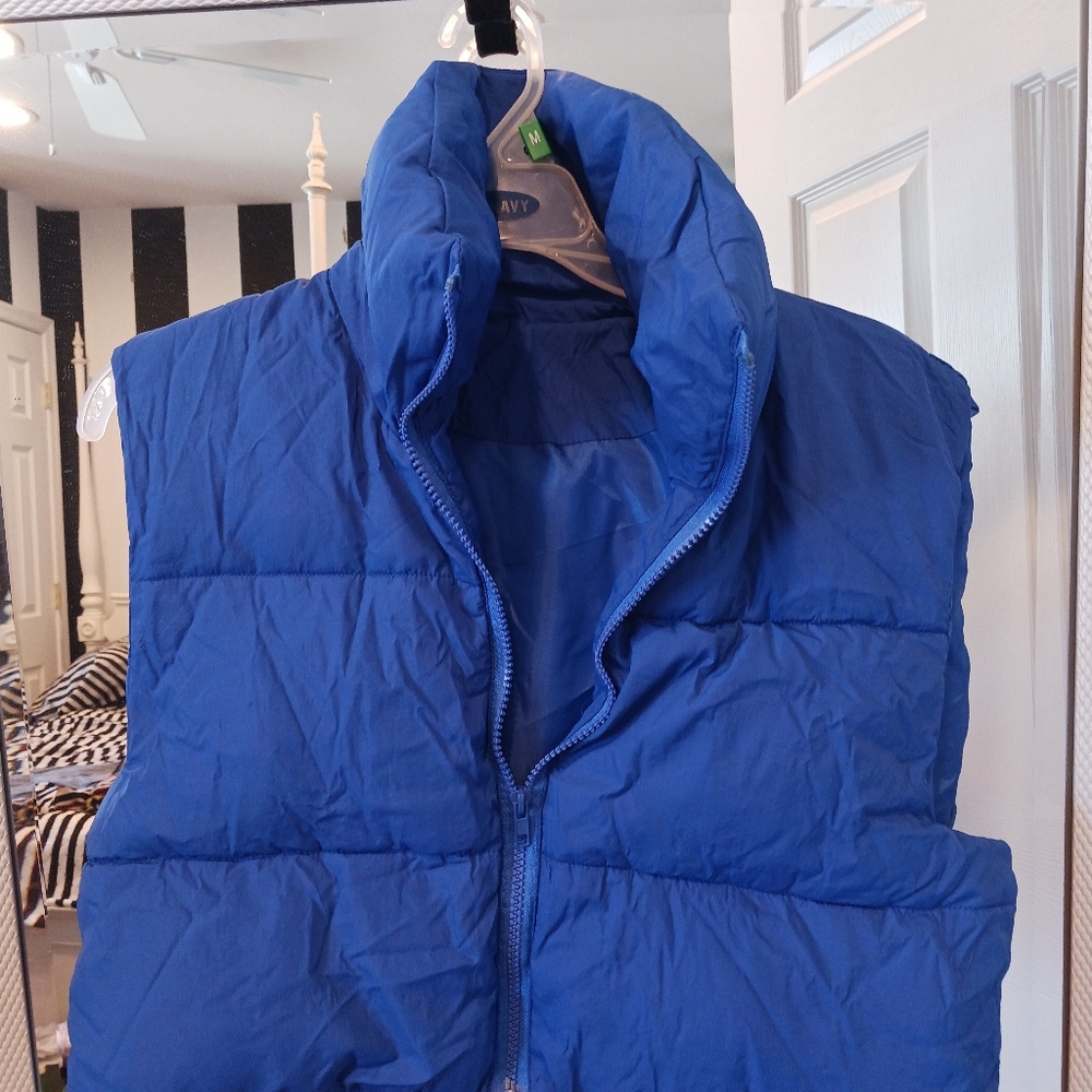 Womans Blue Quilted Puffer Vest, Light Weight Sz M.